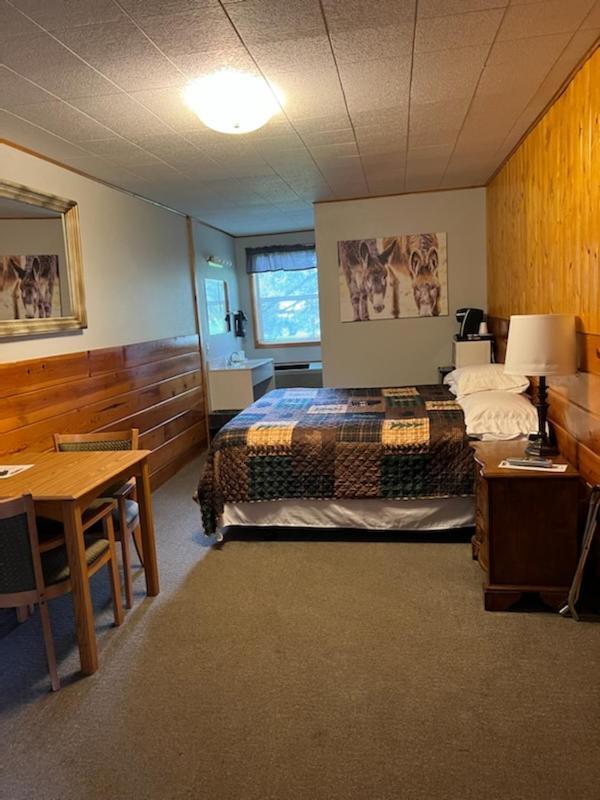 Spring Creek Inn Hill City Buitenkant foto